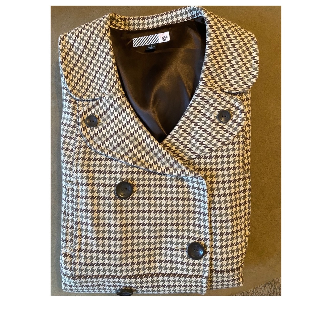 EUC: Like New, worn 3 times, Volcom (L) Beige Houndstooth Double Breasted Coat. - Picture 5 of 5